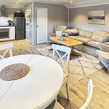 6 Person In Hornnes-by Traum Hornnes