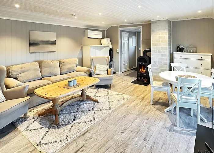 6 Person In Hornnes-by Traum Hornnes